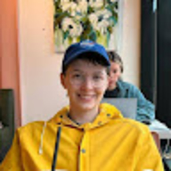 Meet your Posher, Olivia - Picture 1 of 1